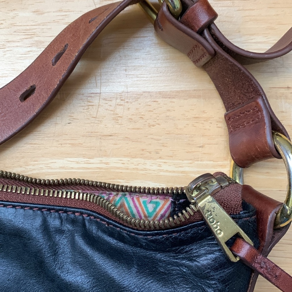 HOBO The Original Daria Black & Cognac Two-Tone Leather Shoulder Bag - Picture 7 of 11